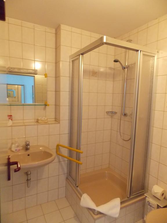 Landhotel Weisses Roess'L Adorf Quarto foto